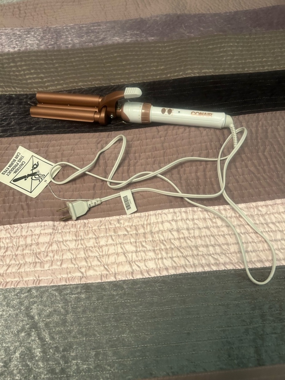 Conair Triple Barrel Waver in White and Gold-used 2/3x